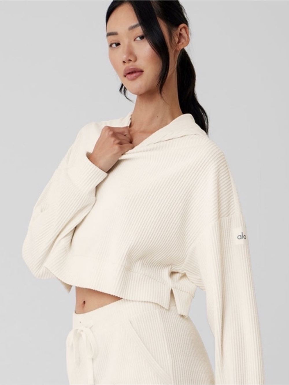 alo Yoga Muse Ribbed Crop Hoodie Pullover Ivory Cream L/XL - Picture 12 of 13